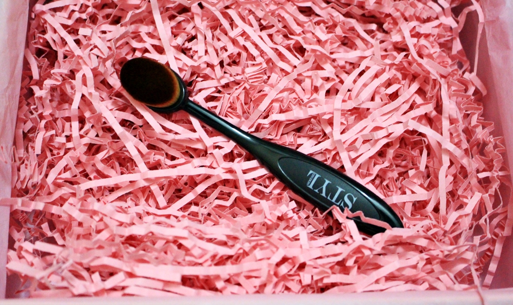Овальная кисть для макияжа Stylondon Oval Face Brush